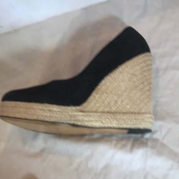 “FERRAGAMO” “Bernie” Black Espadrille Wedges. - Picture 8 of 16